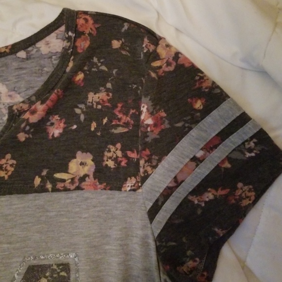 Maurices tee - Picture 3 of 3